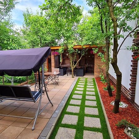 Cozy House With Nice Garden In Heart Of City Center Villa คลูจ-นาโปกา ภายนอก รูปภาพ