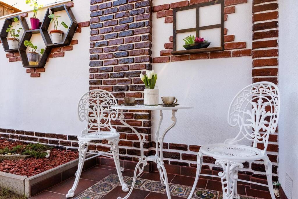 Cozy House With Nice Garden In Heart Of City Center Villa คลูจ-นาโปกา ภายนอก รูปภาพ