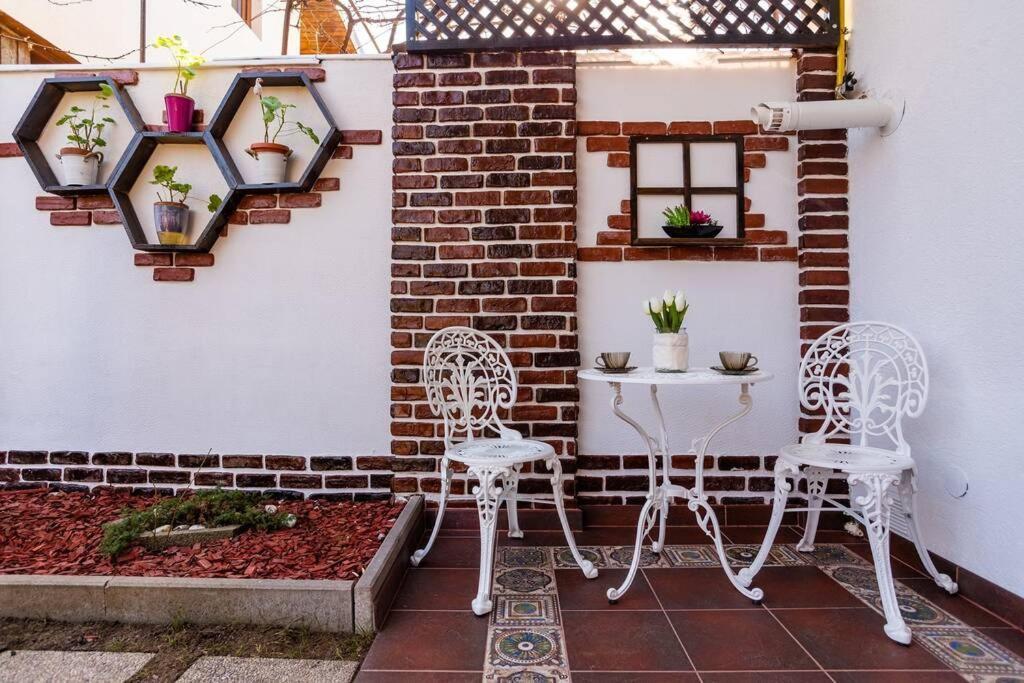 Cozy House With Nice Garden In Heart Of City Center Villa คลูจ-นาโปกา ภายนอก รูปภาพ