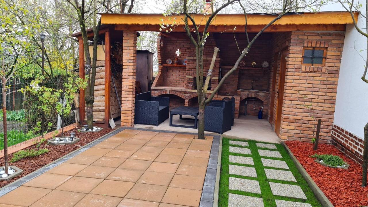 Cozy House With Nice Garden In Heart Of City Center Villa คลูจ-นาโปกา ภายนอก รูปภาพ