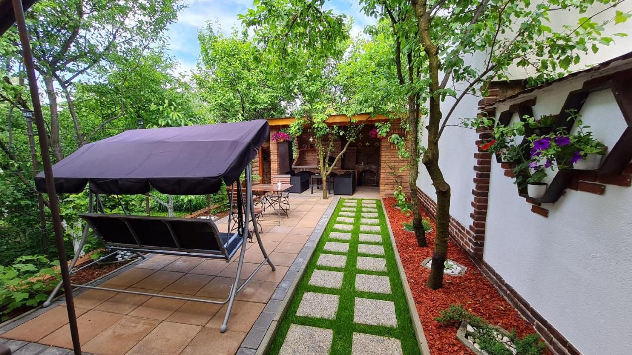 Cozy House With Nice Garden In Heart Of City Center Villa คลูจ-นาโปกา ภายนอก รูปภาพ